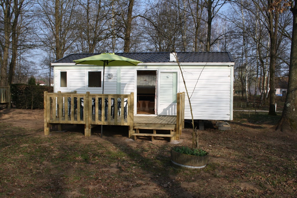 Mobil-home avec sa terrase